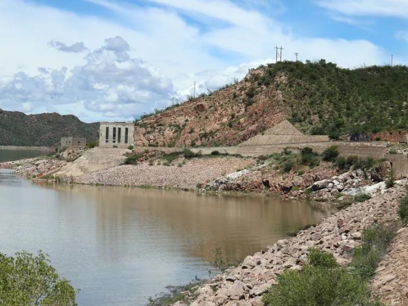 Presa Lázaro Cárdenas llega al 38.01% de su capacidad