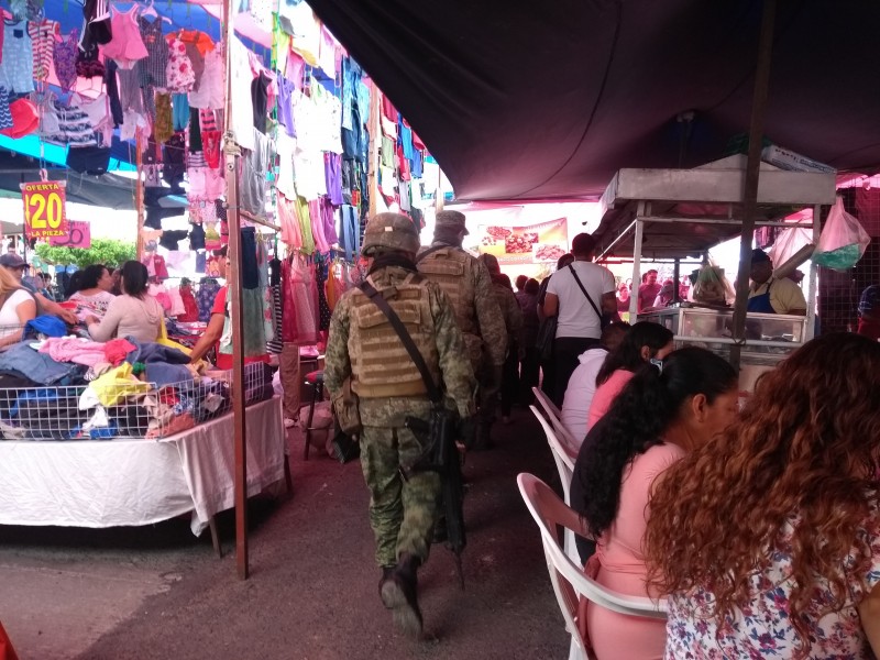 Presencia de seguridad inhibe robos en tianguis