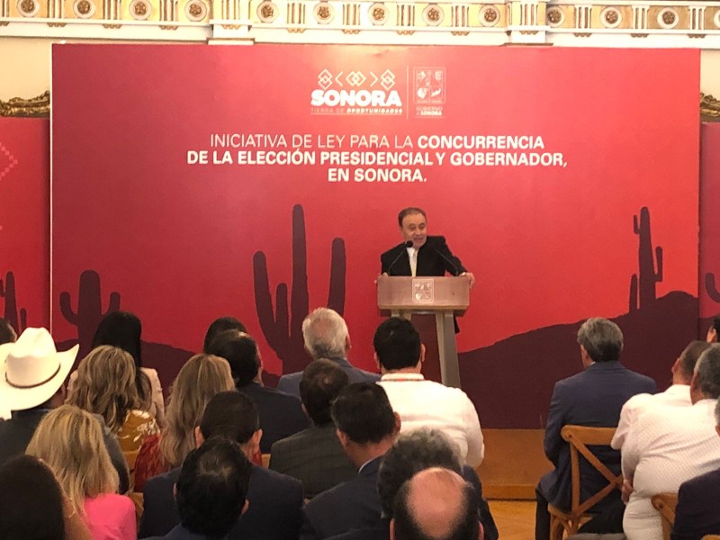 Presenta gobernador iniciativa para homologar elección de gobernador y presidente