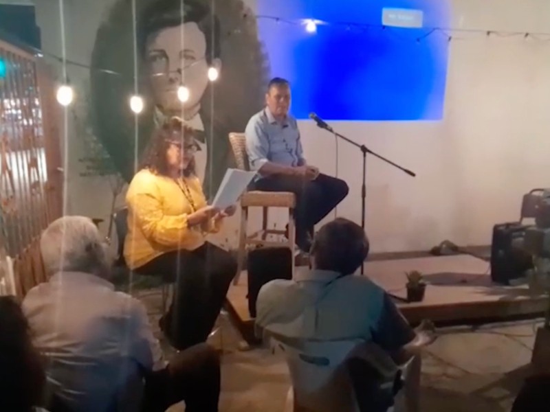 Presenta hijo de pescadores libro sobre explotación del atún