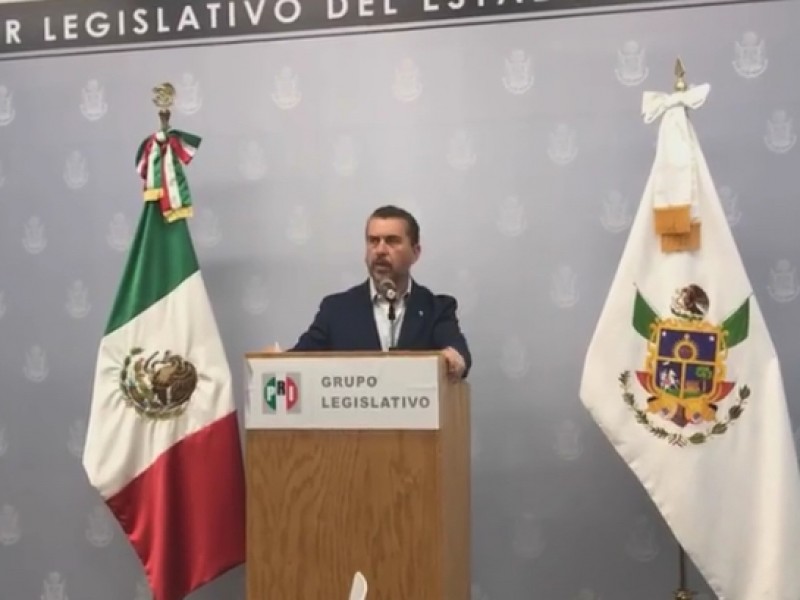 Presenta Hugo Cabrera iniciativa para atender a migrantes