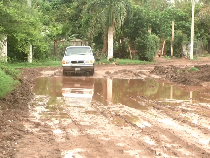 Presenta Las Brisas estancamiento de agua por lluvias