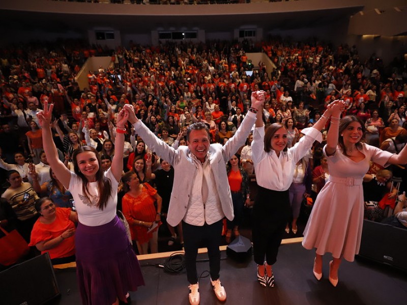 Presenta Pablo Lemus sus propuestas para las mujeres