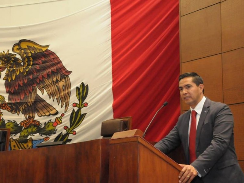 Presenta solicitud de licencia Vero Díaz