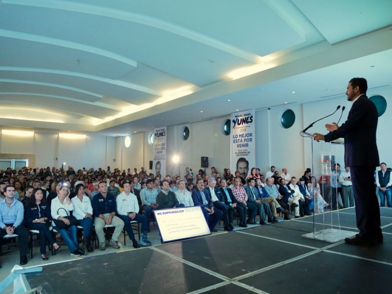 Presenta Yunes Márquez sus propuestas para Xalapa