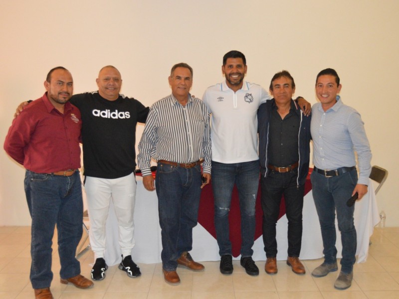 Presentan Academia de Águilas Reales de Cuautinchan