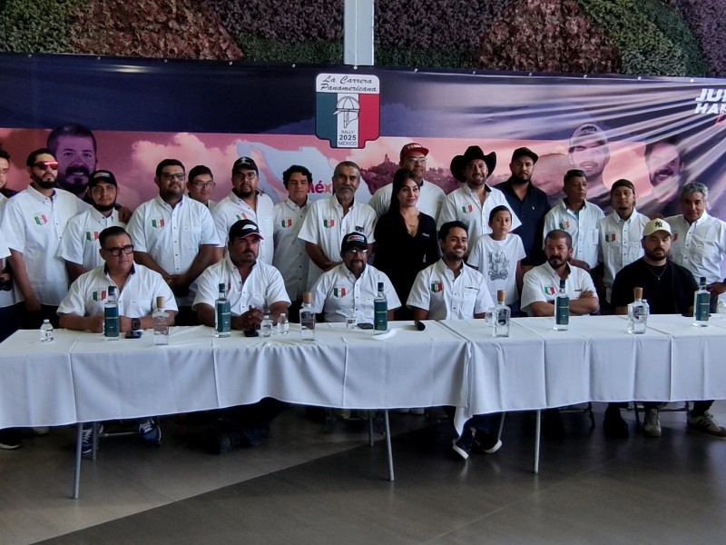 Presentan al equipo “Chirringas” que representará a Zacatecas en Carrera Panamericana