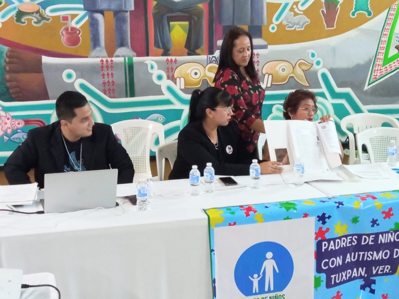Presentan Asociación de Padres de Hijos con Autismo en Tuxpan