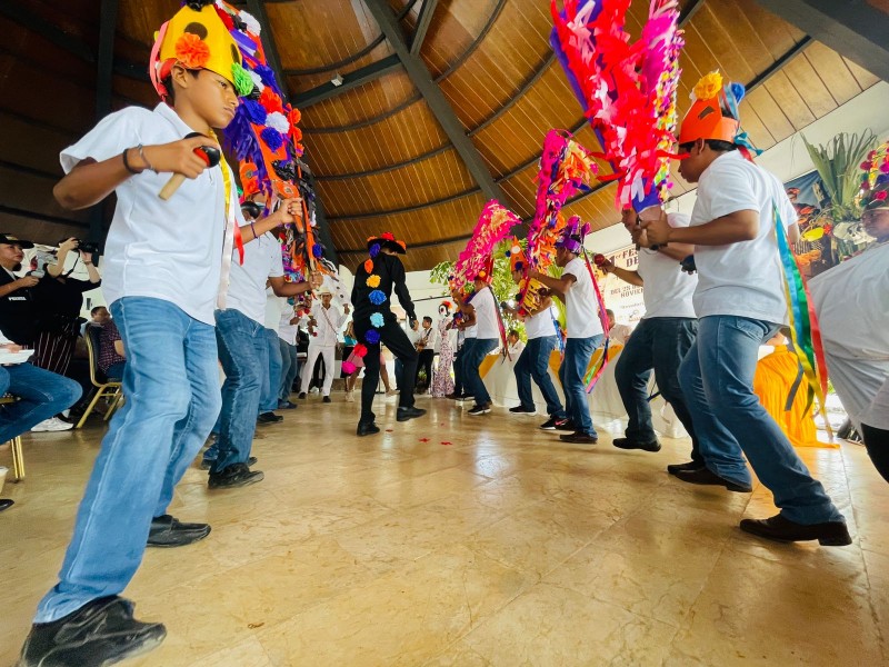 Presentan cartelera Días de Muertos Tuxpan 2022