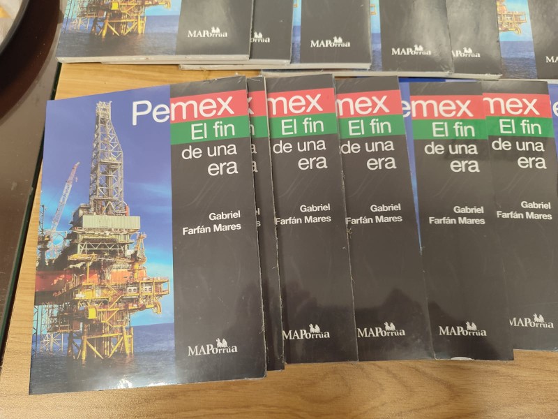 Presentan el libro 