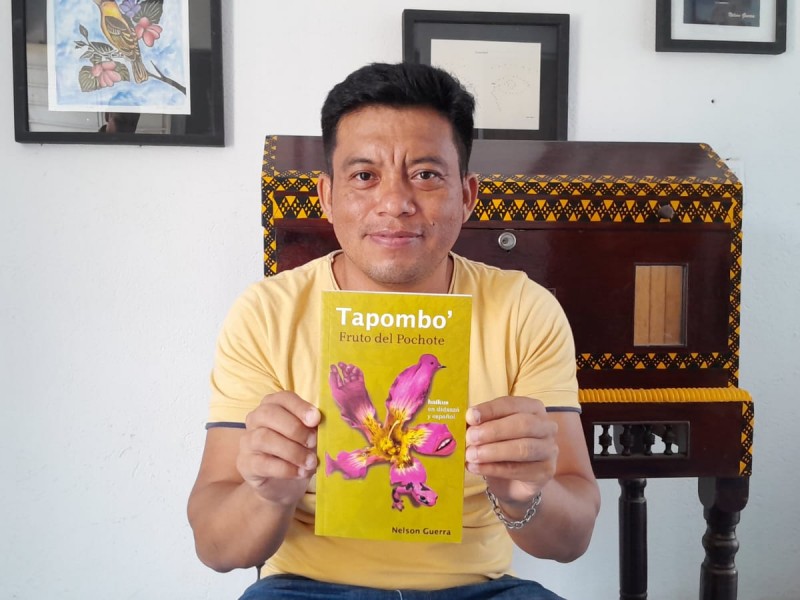Presentan el libro Tapombo' poemas bilingües en Haiku