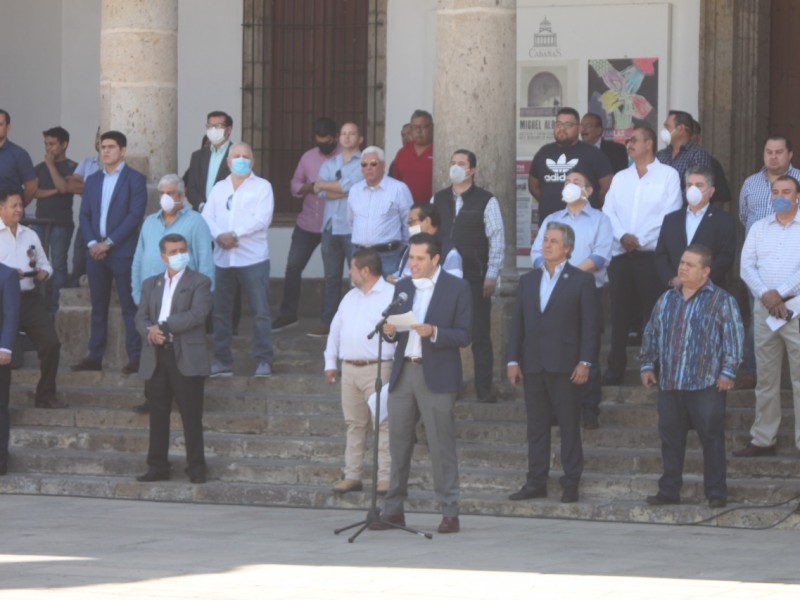 Presentan empresarios y sindicatos plan económico