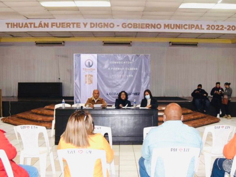 Presentan en Tihuatlán proyecto de Clubes de Lectura