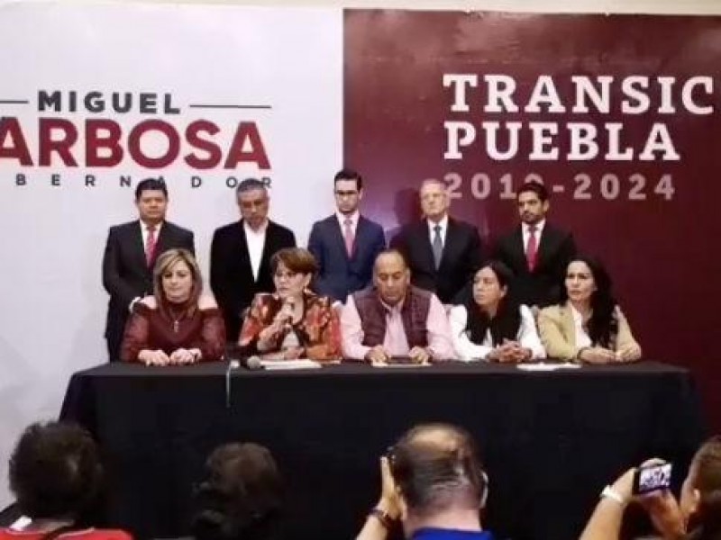 Presentan equipo de transición de Barbosa