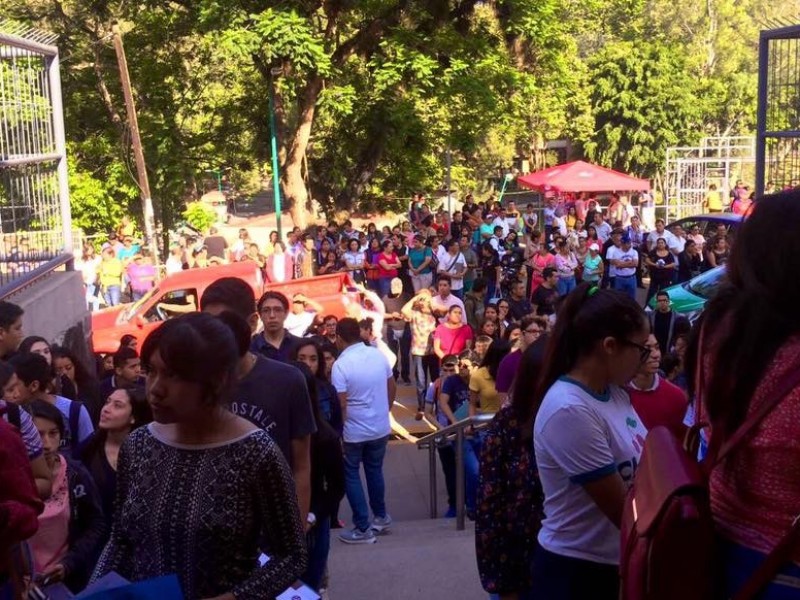 Presentan examen de la UV 47 mil aspirantes