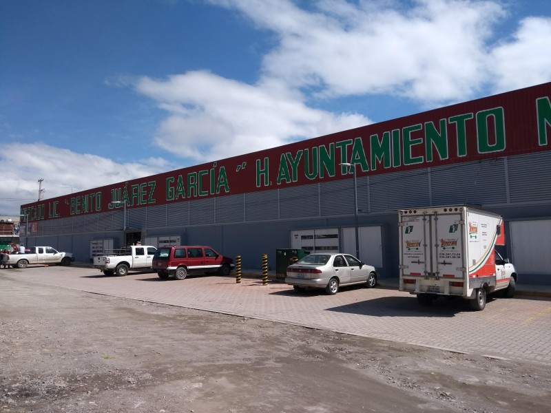 Presentan goteras en mercado Benito Juárez