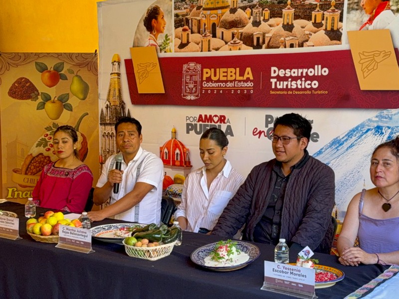 Presentan la 22 edición de la feria del chile en nogada