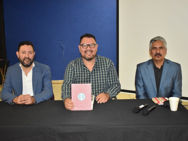 Presentan Libro 