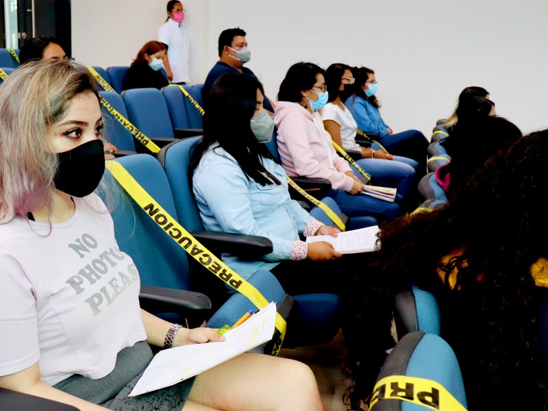 Presentan ponencia La Mujer en la Ciencia en la UTC