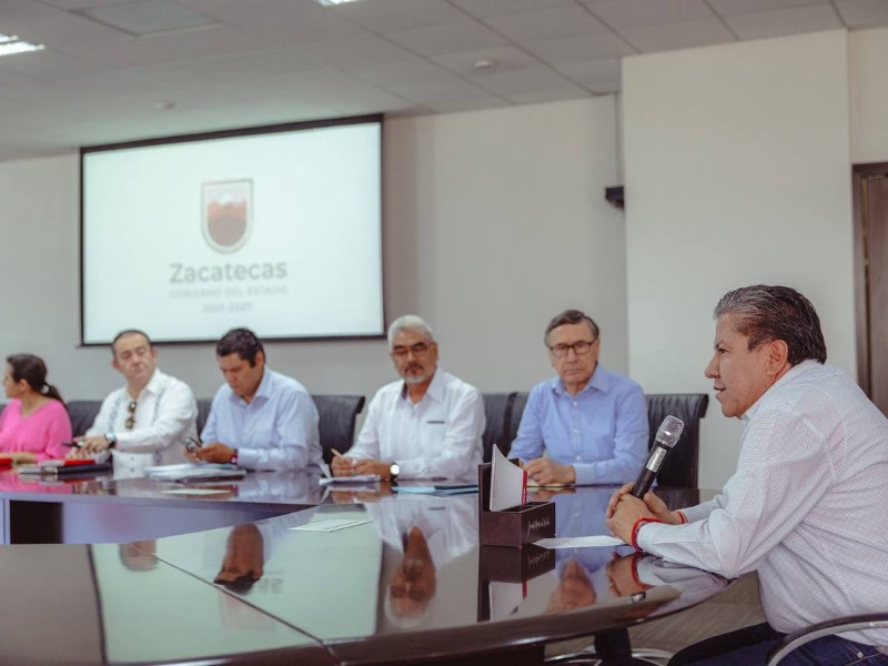 Presentan proyectos hidricos y alimentarios a autoridades federales