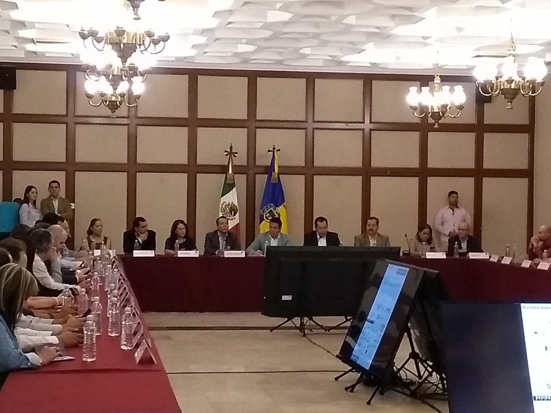 Presentan reforma a Fiscalía General a Aristóteles