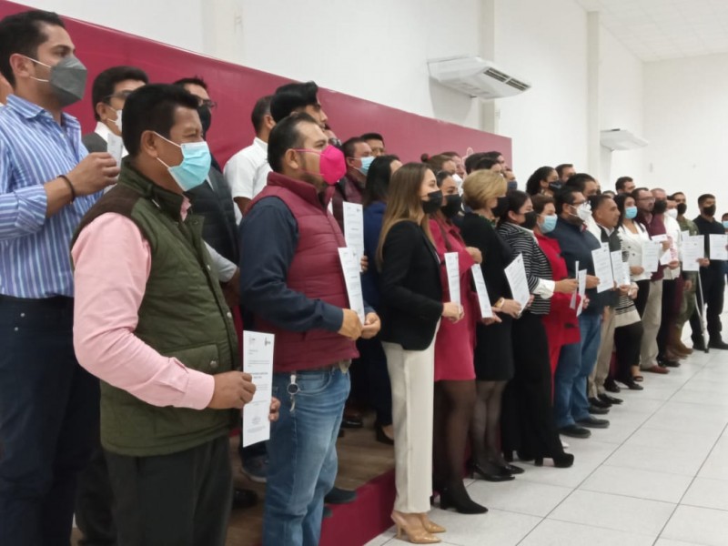 Presentan titulares de las direcciones municipales de Tuxpan