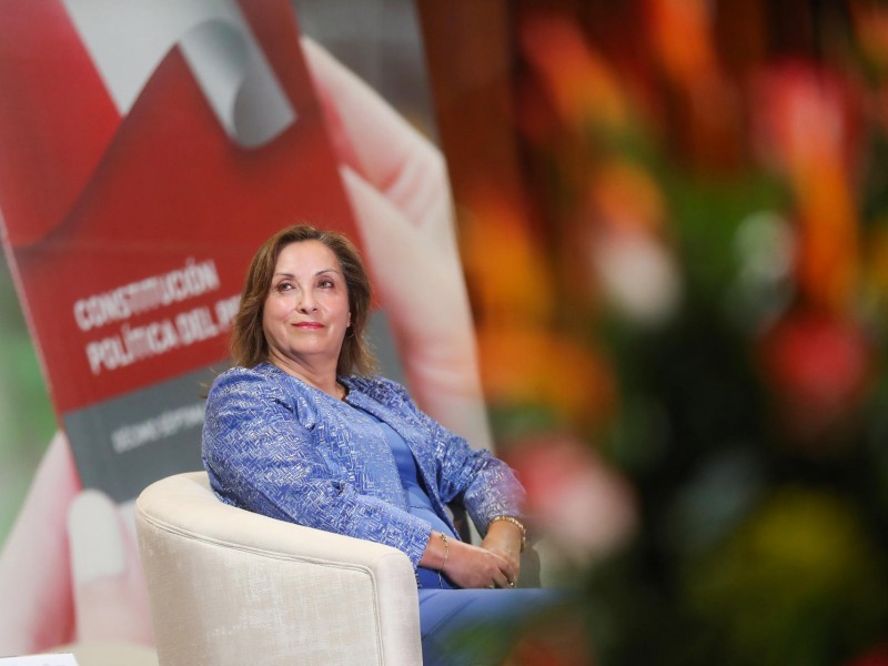 Presidenta de Perú interrogada por caso Rolex