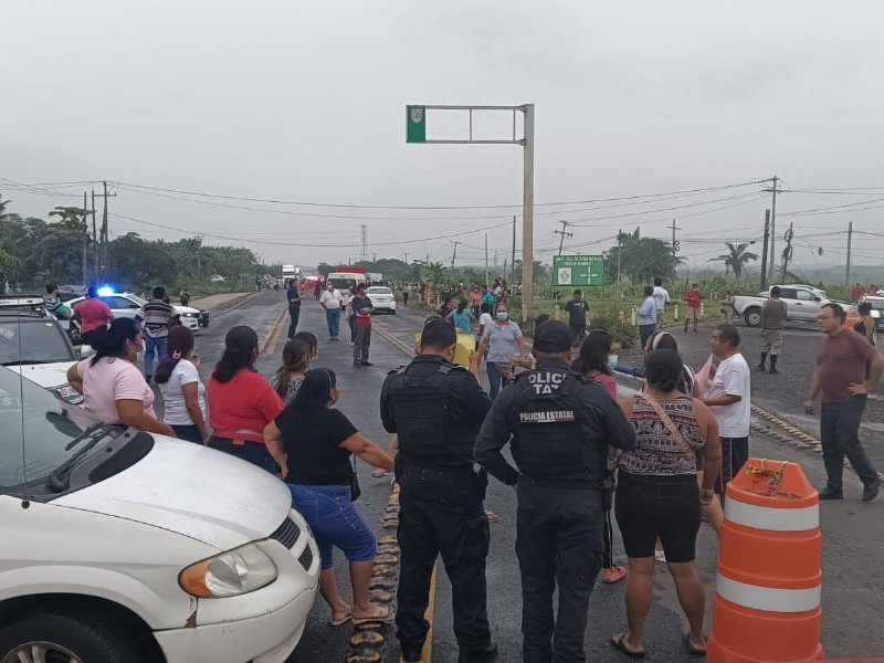 Presidenta Sheinbaum responde a protesta por olores químicos en Veracruz