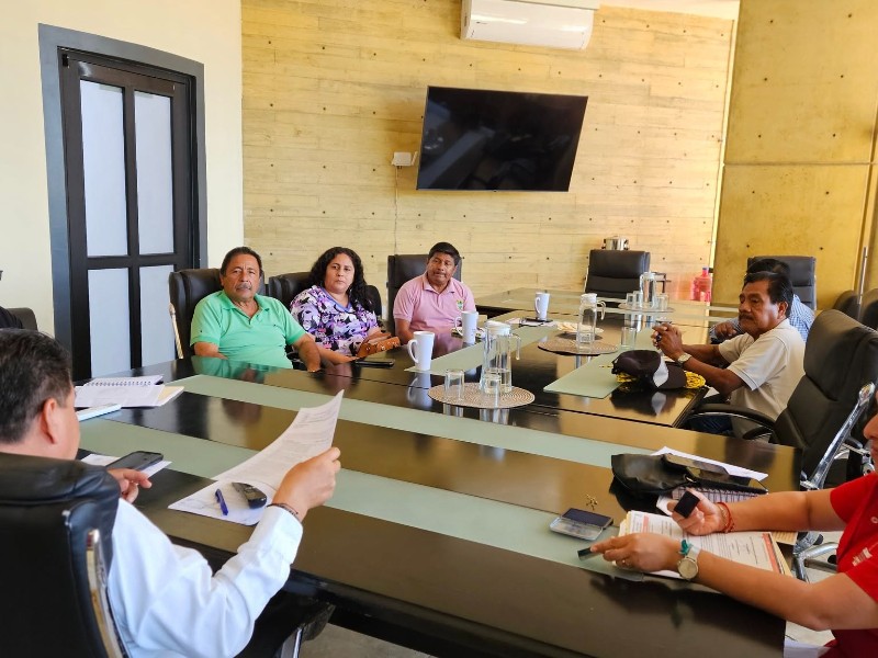 Presidente de Salina Cruz acuerda mejoras para la secundaria “ESFI”