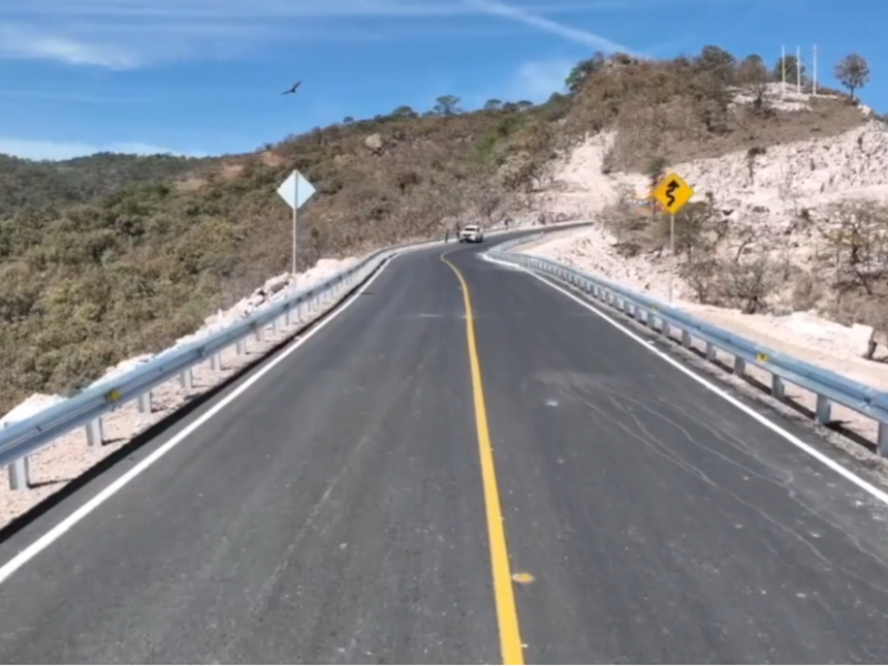 Presidente supervisó obras carreteras en Nayarit