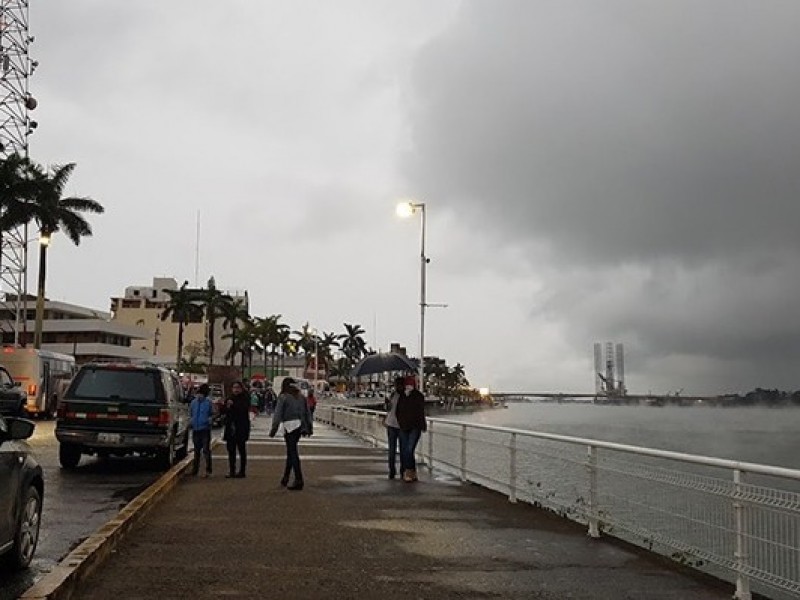 Prevalece ambiente de fresco a frío en Tuxpan