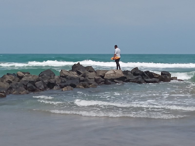 Prevén colocación de señaléticas preventivas en escolleras en playas tuxpeñas