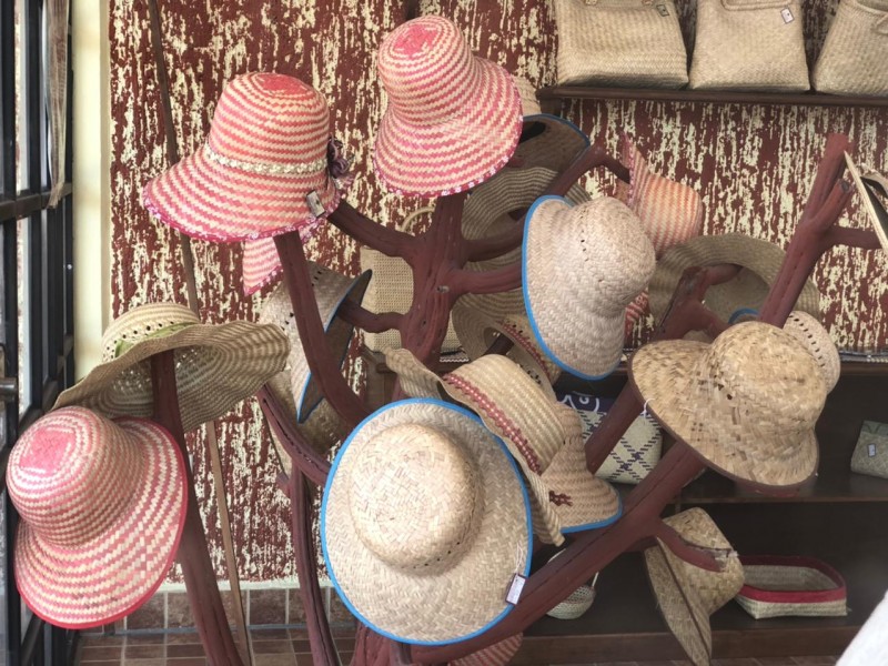 Prevén repunten 60% ventas de sombreros de palma por calor