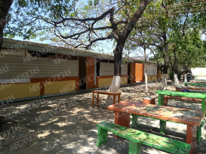 Primaria de Salina Cruz sin avance de reconstrucción