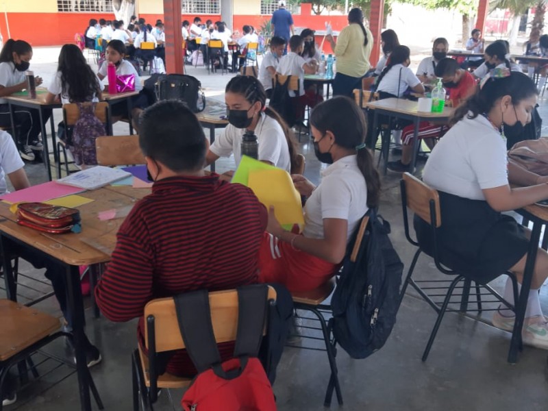 Primaria Emiliano Zapata en Guasave imparte clases sin energía eléctrica