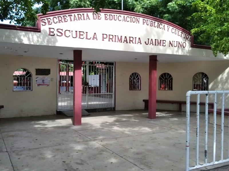 Primaria Jaime Nunó toma clases en línea, no tienen electricidad