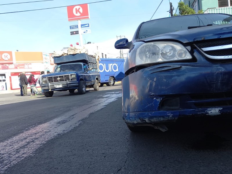 Primer accidente automovilístico con cambio de sentido en Guadalupe Victoria
