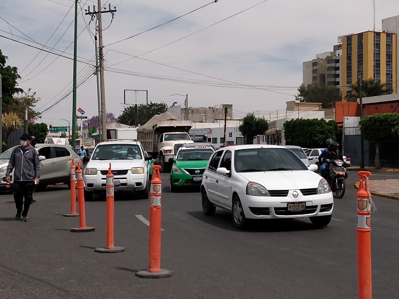 Primer día de vacunación genera caos en Irapuato.