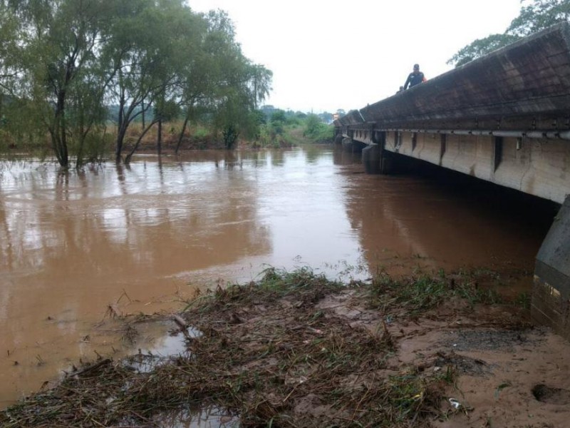 Primeras afectaciones por desbordamiento de Rio Malatengo