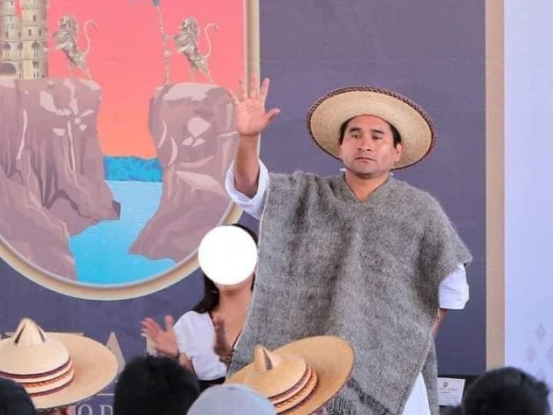 Privan de su libertad a alcalde de Santiago el Pinar