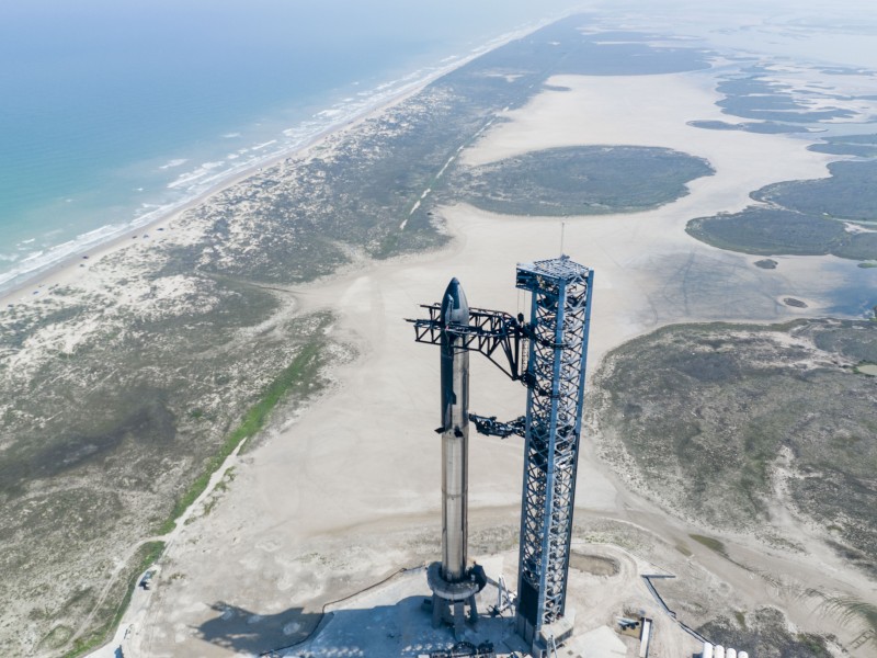 Problema técnico impide el despegue del gran cohete de SpaceX