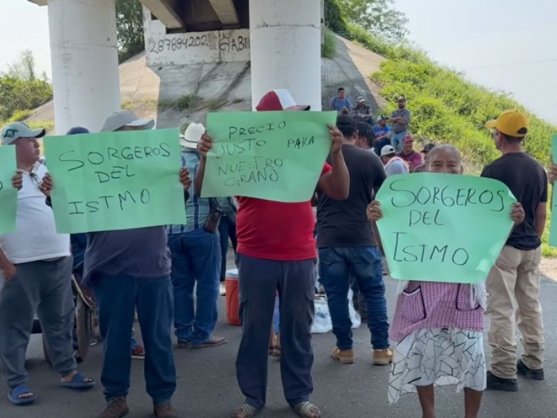Productores bloquean carreteras del Istmo en protesta agrícola