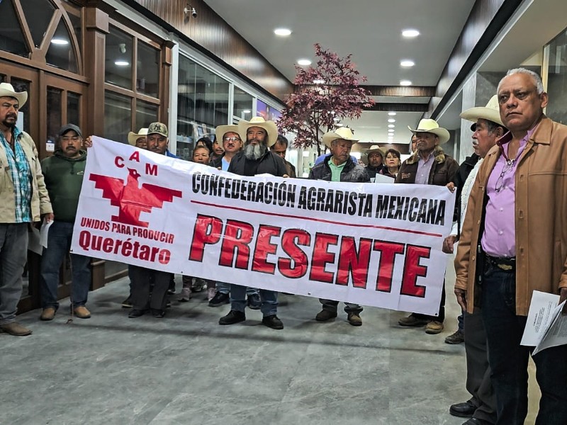 Productores de maíz en Querétaro se manifiestan en oficinas del SAT