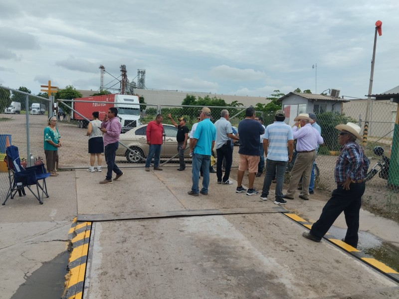 Productores de Navolato levantan plantón tras llegar a acuerdos
