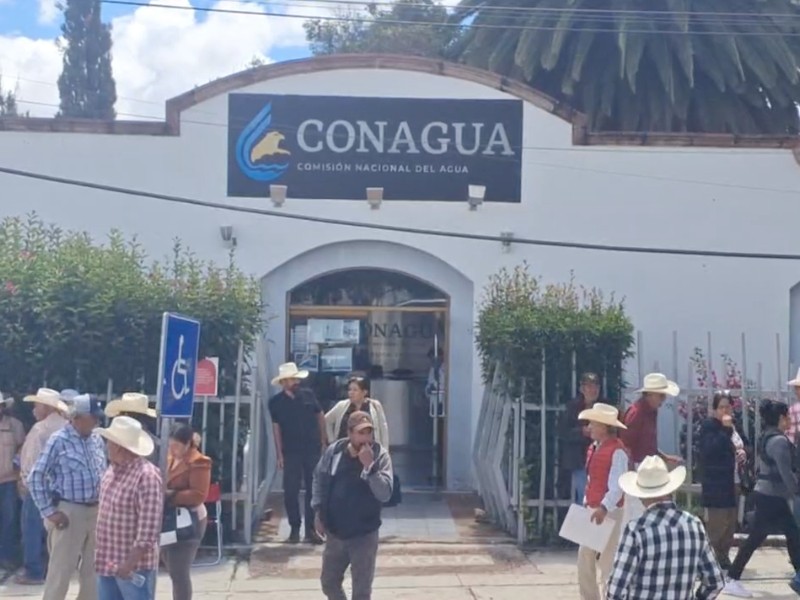 Productores tomaron CONAGUA por concesiones vencidas