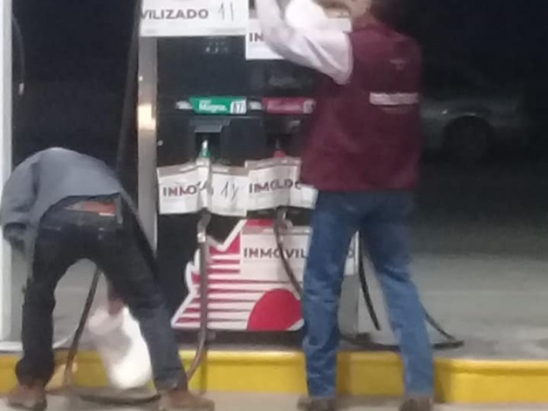 Profeco clausura máquinas expendedoras de gasolina en Etchojoa