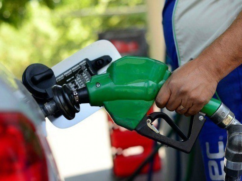 PROFECO registra quejas por litros incompletos en gasolineras locales