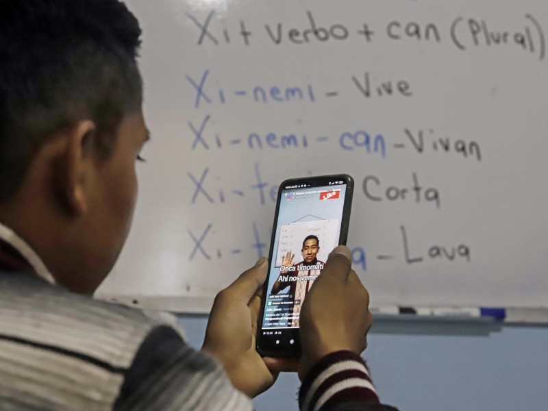 Profesor rescata el Náhuatl en TikTok