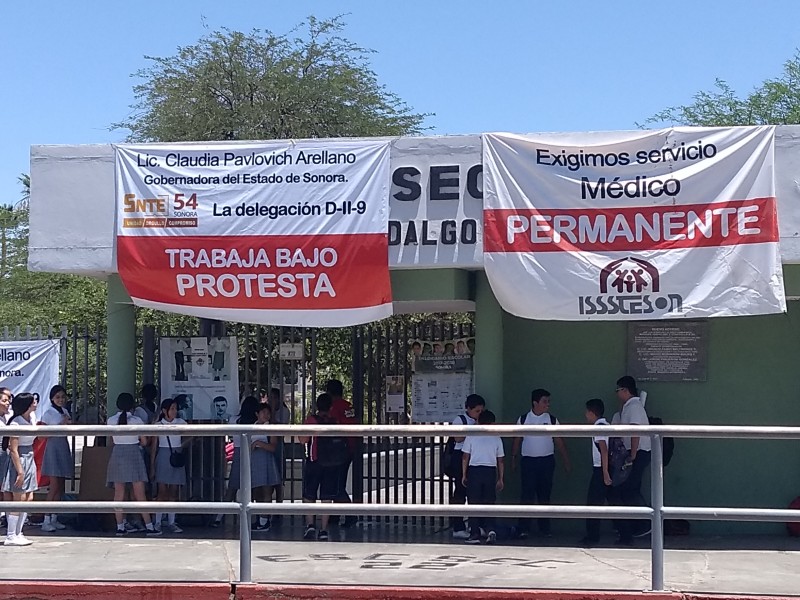 Profesores de secundaria 22 trabajan bajo protesta