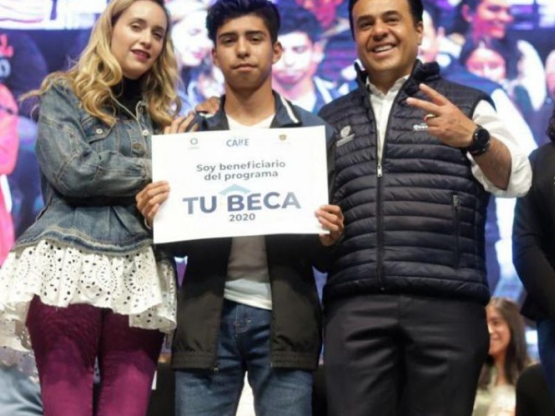 Programa de becas se retomará hasta el próximo año